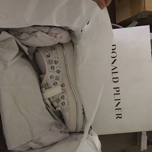 Donald Pliner shoes size 6.5